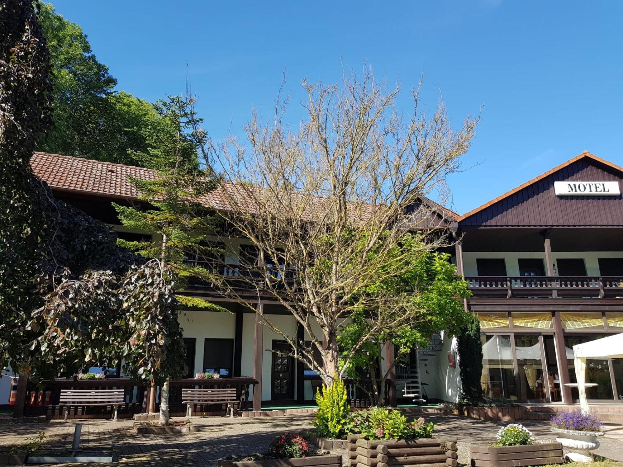 Motel Zur Festwiese Gierstädt 외부 사진